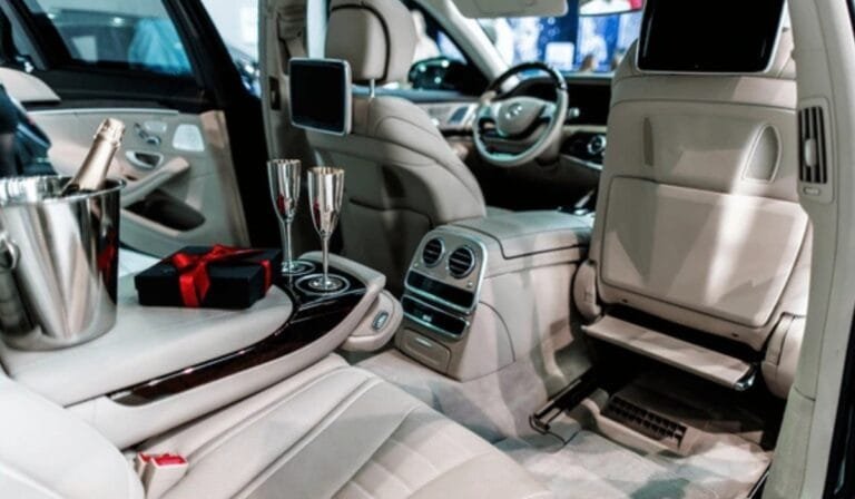 intérieur voiture de luxe Transport sur mesure